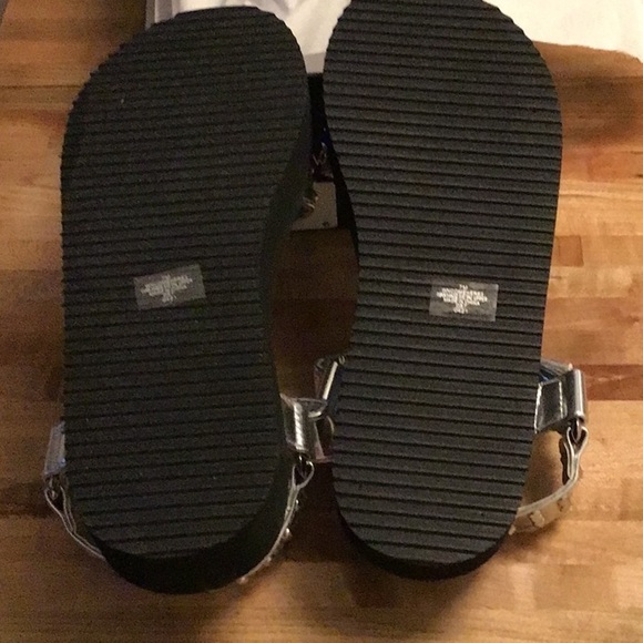 NINE WEST
Studded Platform Sport Sandals Comehere3 SilverStudded NIB Sz 7 - Picture 2 of 7
